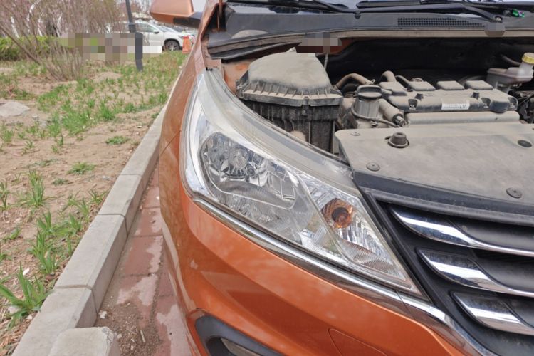 Used Baojun 310 2017 1.5L Automatic Fashion Model Right Front Headlight