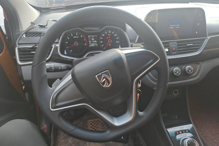 Used Baojun 310 2017 1.5L Automatic Fashion Model Steering Wheel