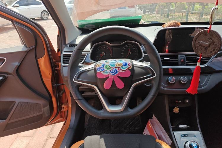 Used Baojun 310 2017 1.5L Automatic Fashion Model Steering Wheel