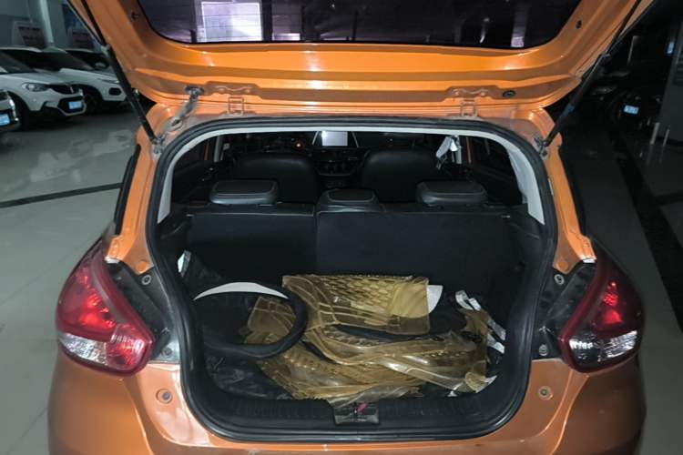 Used Baojun 310 2017 1.5L Manual Luxury Model Trunk