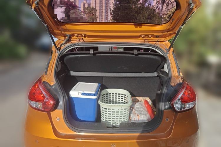 Used Baojun 310 2017 1.5L Manual Fashion Model Trunk