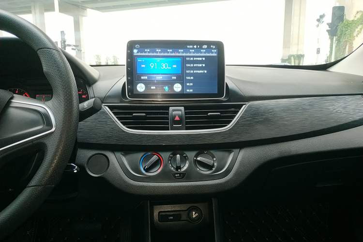 Used Baojun 310 2019 1.2L Automatic Comfort Model Audio And AC Panel