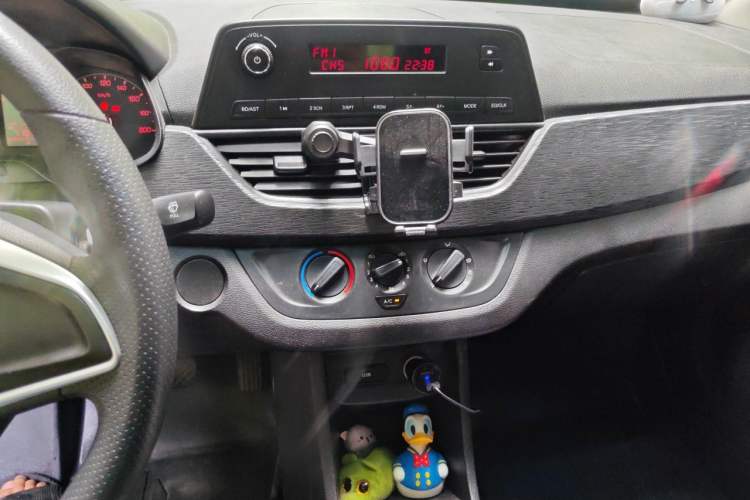 Used Baojun 310 2019 1.2L Automatic Comfort Model Audio And AC Panel