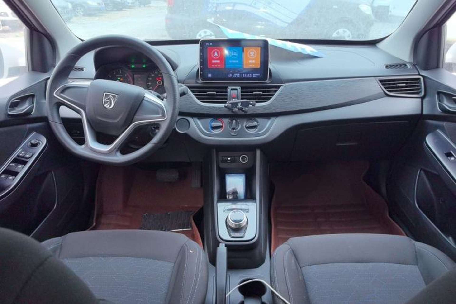 Used Baojun 310 2019 1.2L Automatic Comfort Model Center Console