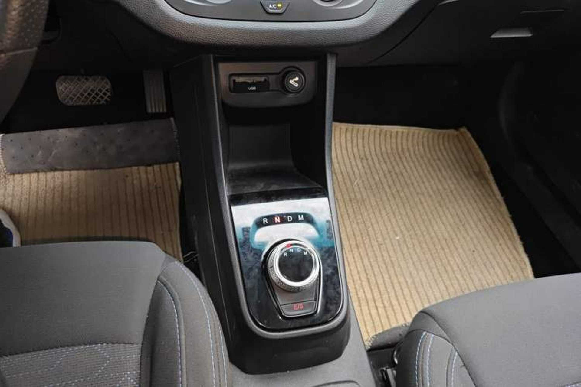 Used Baojun 310 2019 1.2L Automatic Comfort Model Gear Lever
