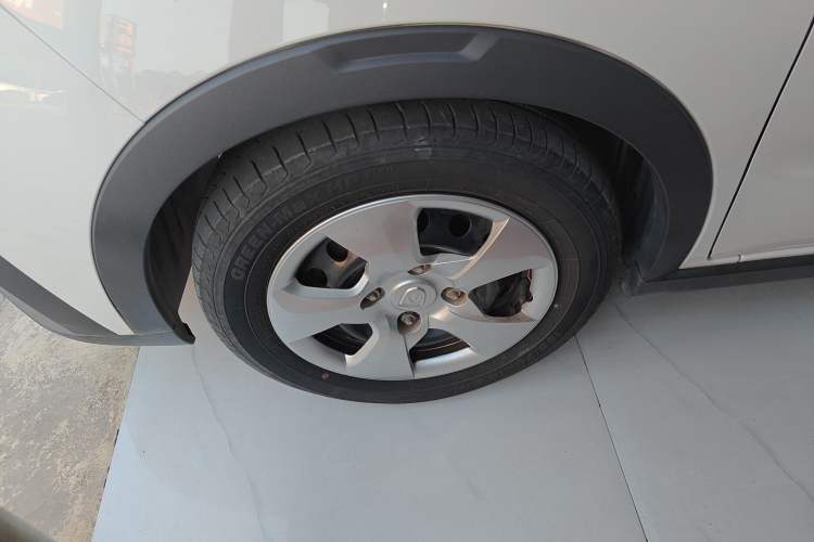 Used Baojun 310 2019 1.2L Automatic Comfort Model Left Front Wheel Hub