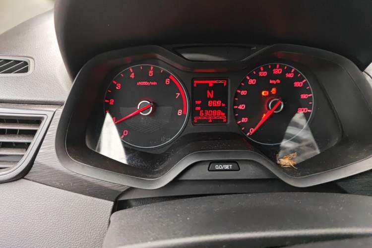 Used Baojun 310 2019 1.2L Automatic Comfort Model Odometer Close Up