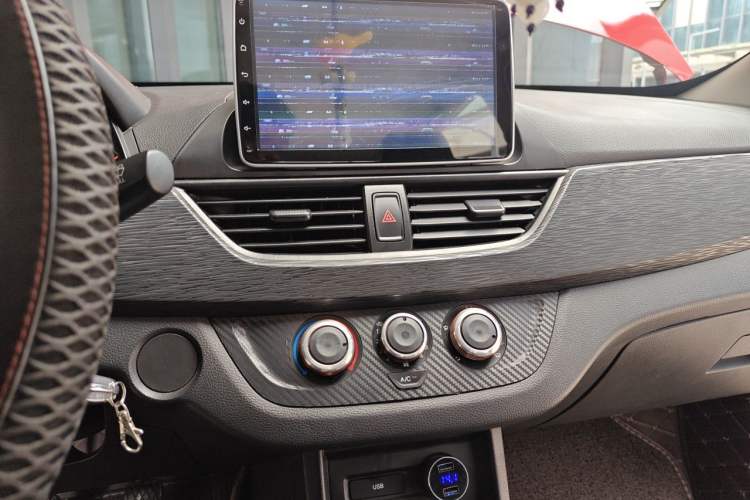 Used Baojun 310 2020 1.2L Manual Comfort Edition Audio And AC Panel