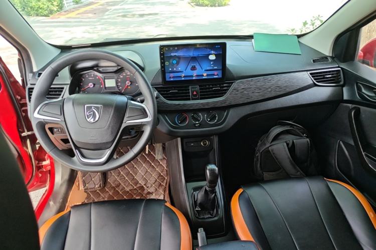 Used Baojun 310 2020 1.2L Manual Comfort Edition Center Console