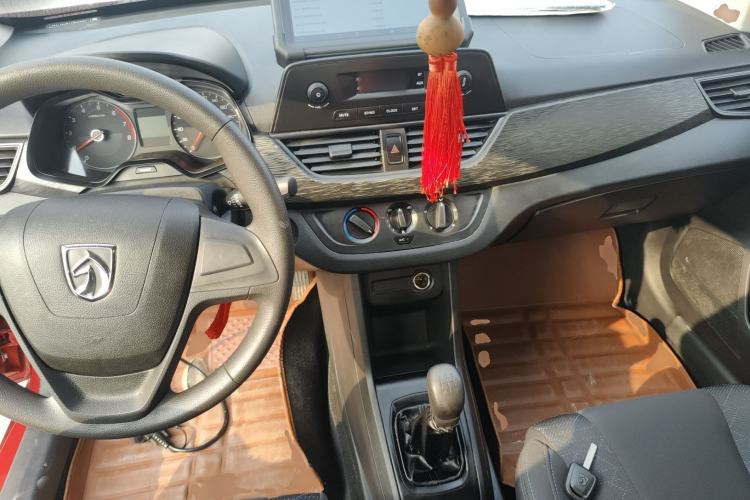 Used Baojun 310 2020 1.2L Manual Value Edition Center Console