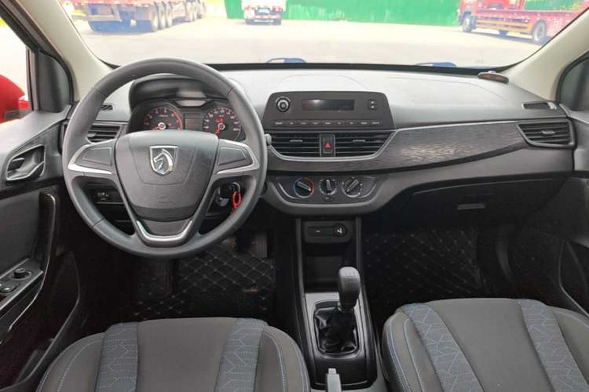 Used Baojun 310 2020 1.2L Manual Comfort Edition Center Console