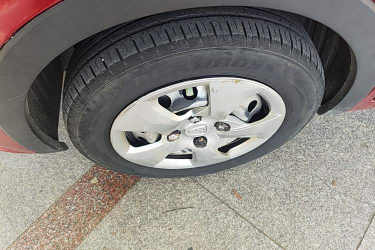 Used Baojun 310 2020 1.2L Manual Comfort Edition Left Front Wheel Hub