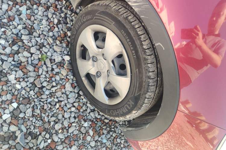 Used Baojun 310 2020 1.2L Manual Comfort Edition Right Front Wheel Hub