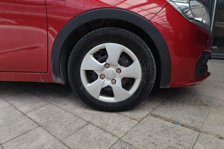 Used Baojun 310 2020 1.2L Manual Comfort Edition Right Front Wheel Hub