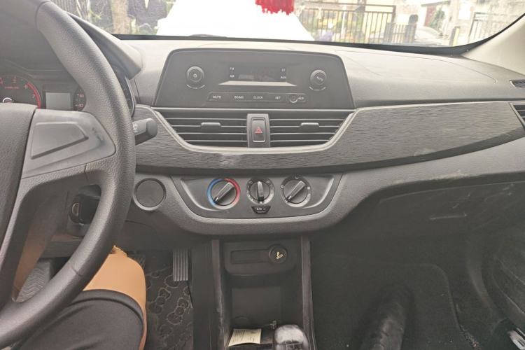 Used Baojun 310 2020 1.2L Manual Value Edition Audio And AC Panel