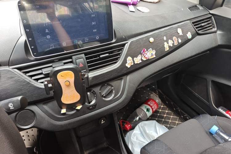 Used Baojun 310 2020 1.2L Manual Value Edition Audio And AC Panel