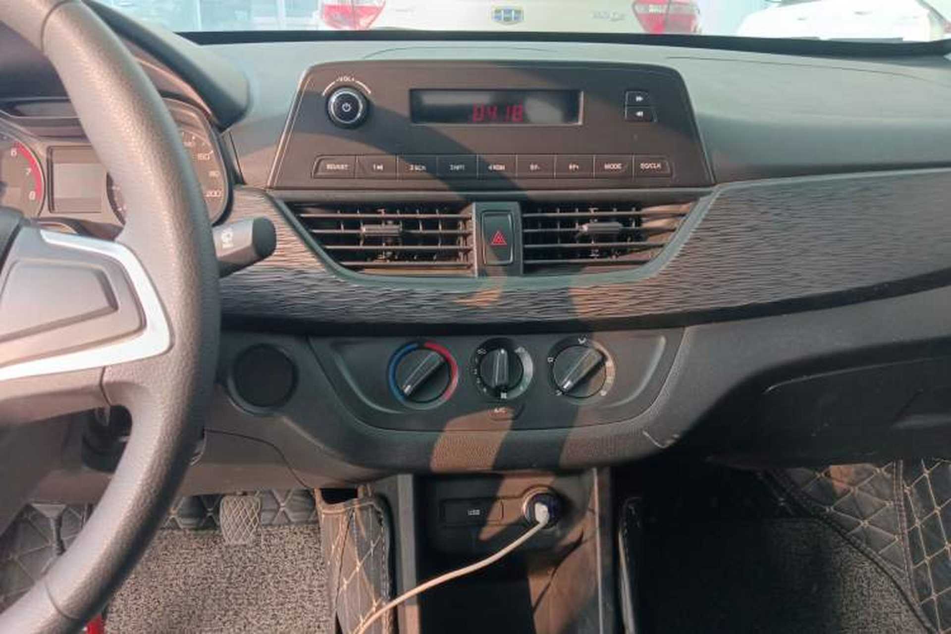 Used Baojun 310 2020 1.2L Manual Comfort Edition Audio And AC Panel