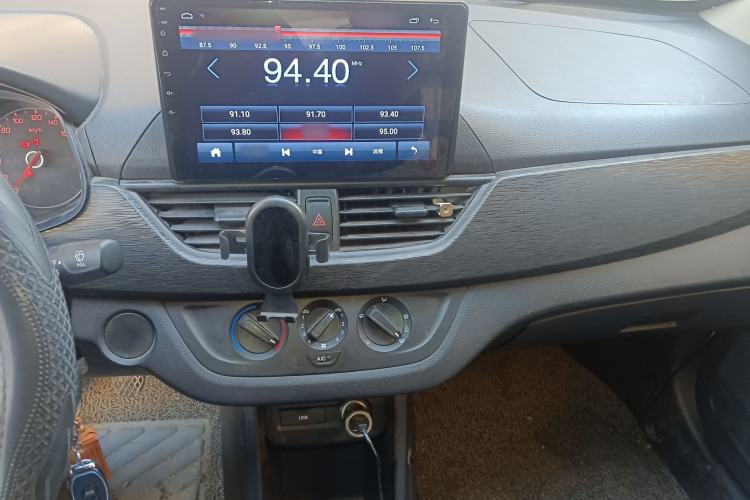 Used Baojun 310 2020 1.2L Manual Comfort Edition Audio And AC Panel