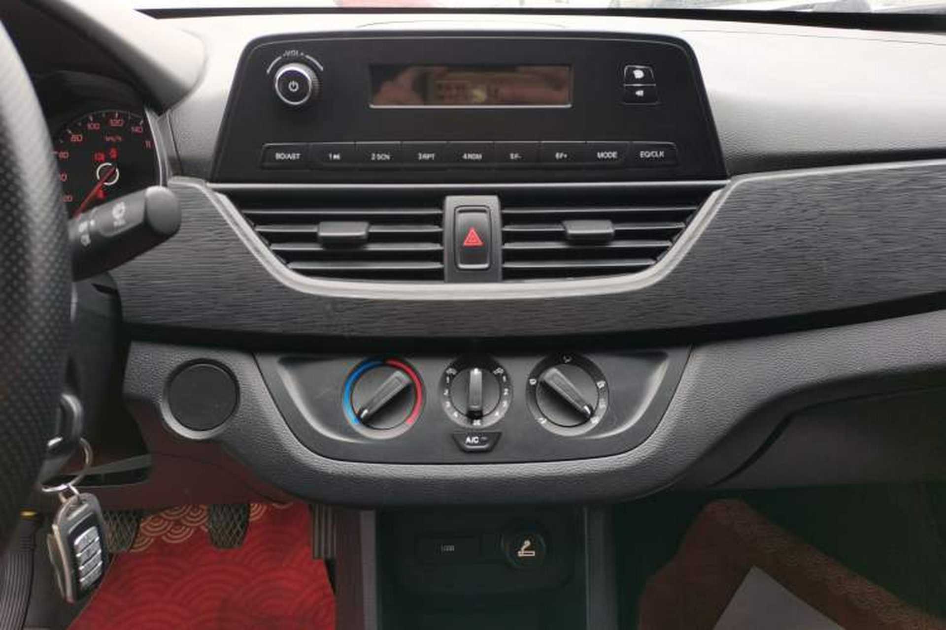 Used Baojun 310 2020 1.2L Manual Comfort Edition Audio And AC Panel