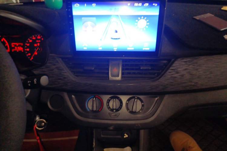 Used Baojun 310 2020 1.2L Manual Comfort Edition Audio And AC Panel