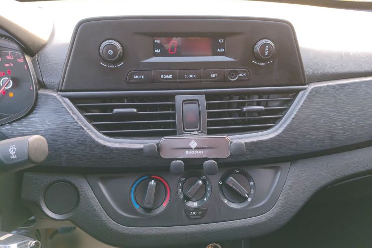 Used Baojun 310 2020 1.2L Manual Value Edition Audio And AC Panel