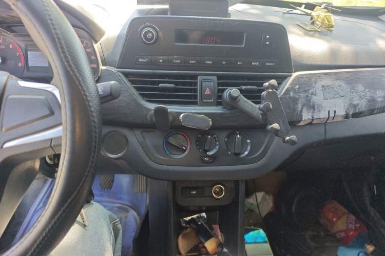 Used Baojun 310 2020 1.2L Manual Comfort Edition Audio And AC Panel