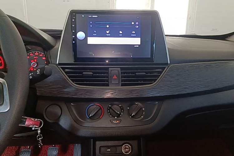 Used Baojun 310 2020 1.2L Manual Value Edition Audio And AC Panel