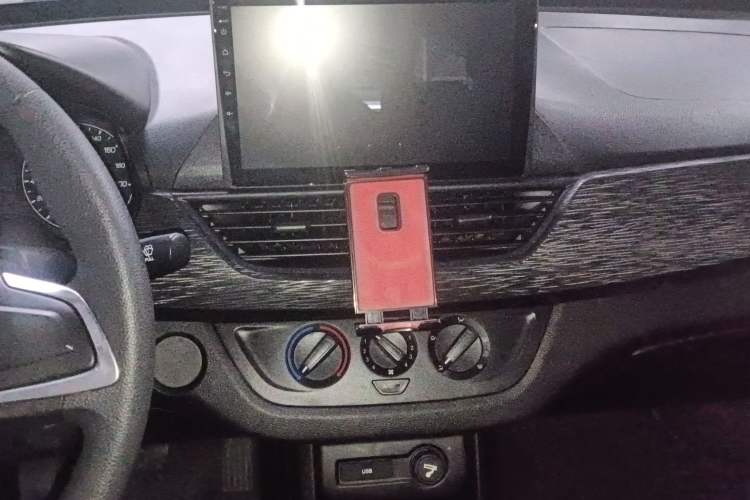 Used Baojun 310 2020 1.2L Manual Comfort Edition Audio And AC Panel