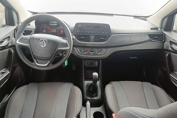 Used Baojun 310 2020 1.2L Manual Comfort Edition Center Console