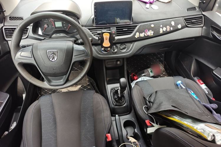 Used Baojun 310 2020 1.2L Manual Value Edition Center Console