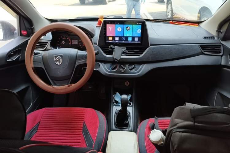 Used Baojun 310 2020 1.2L Manual Value Edition Center Console