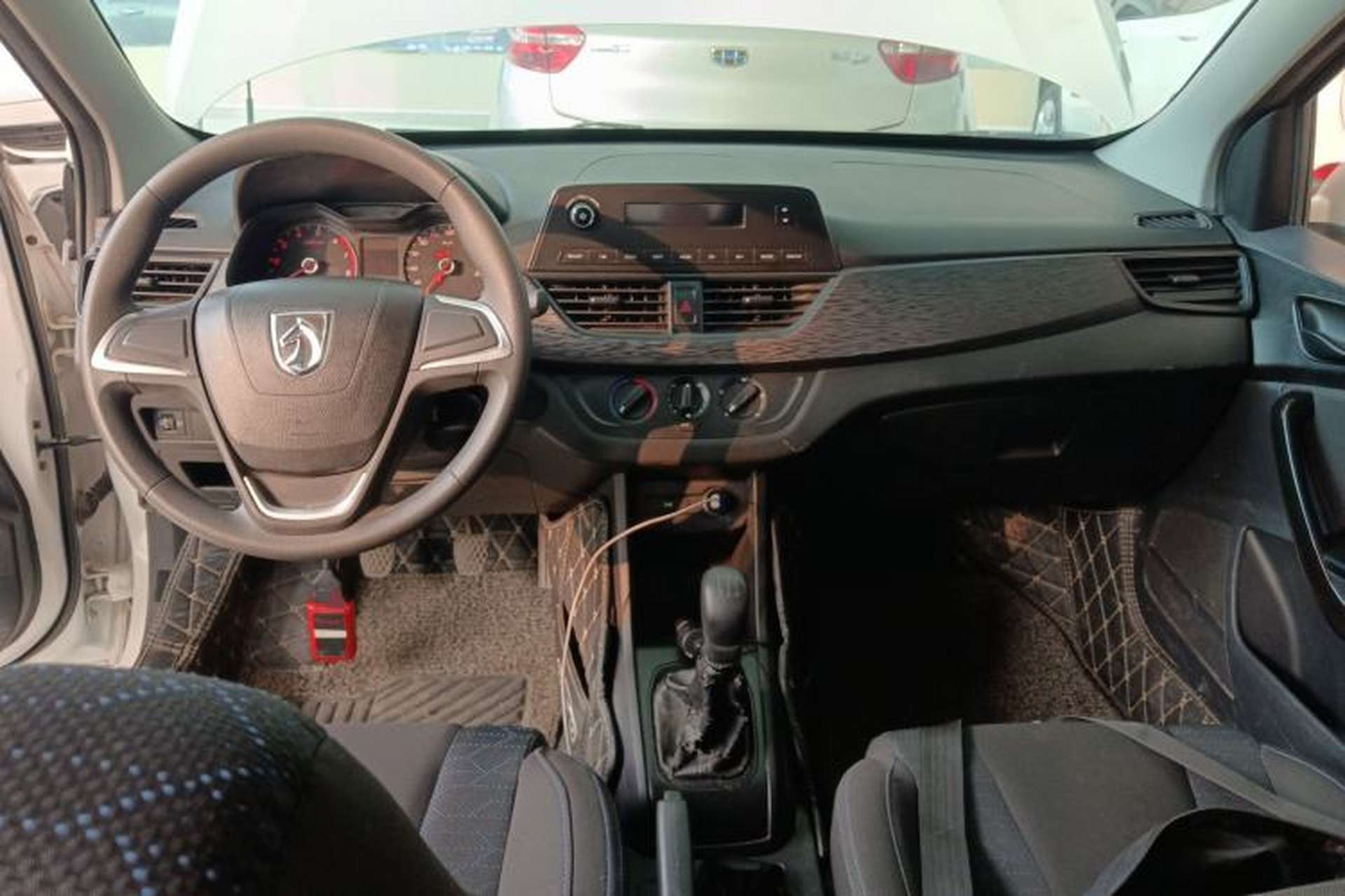 Used Baojun 310 2020 1.2L Manual Comfort Edition Center Console