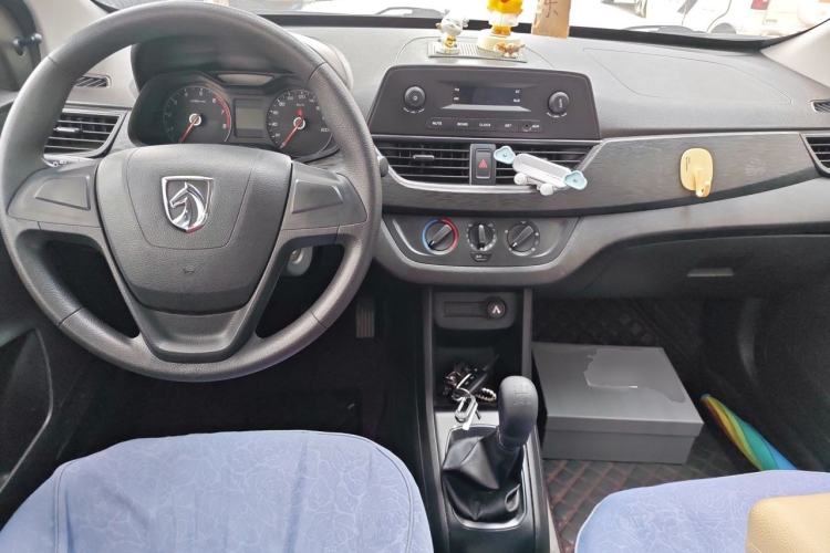 Used Baojun 310 2020 1.2L Manual Value Edition Center Console