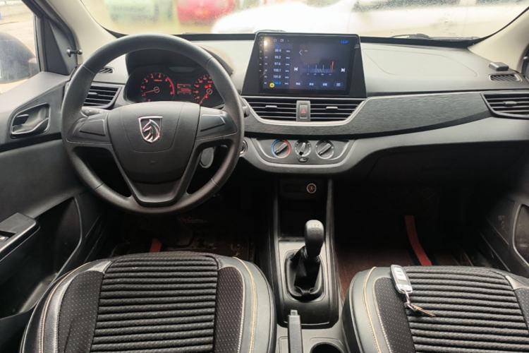 Used Baojun 310 2020 1.2L Manual Value Edition Center Console