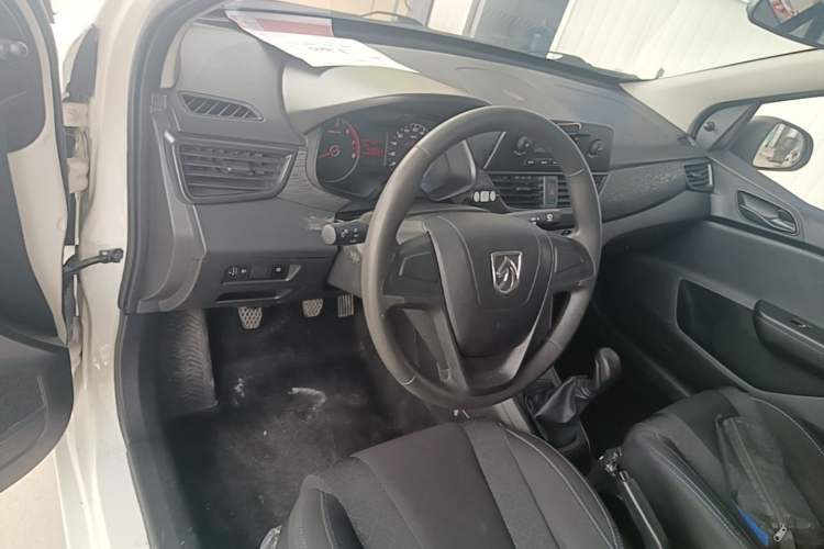 Used Baojun 310 2020 1.2L Manual Value Edition Center Console