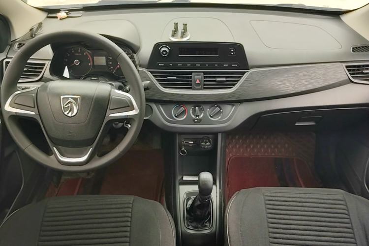Used Baojun 310 2020 1.2L Manual Comfort Edition Center Console