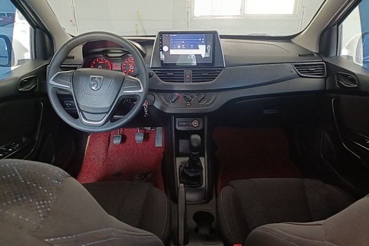 Used Baojun 310 2020 1.2L Manual Value Edition Center Console