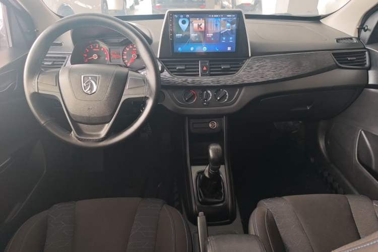 Used Baojun 310 2020 1.2L Manual Value Edition Center Console