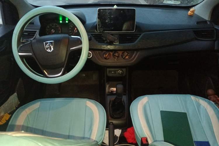 Used Baojun 310 2020 1.2L Manual Comfort Edition Center Console