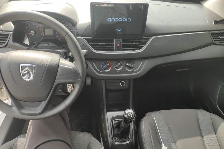 Used Baojun 310 2020 1.2L Manual Value Edition Center Console