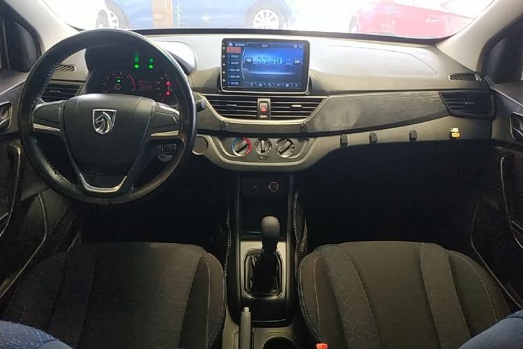 Used Baojun 310 2020 1.2L Manual Comfort Edition Center Console