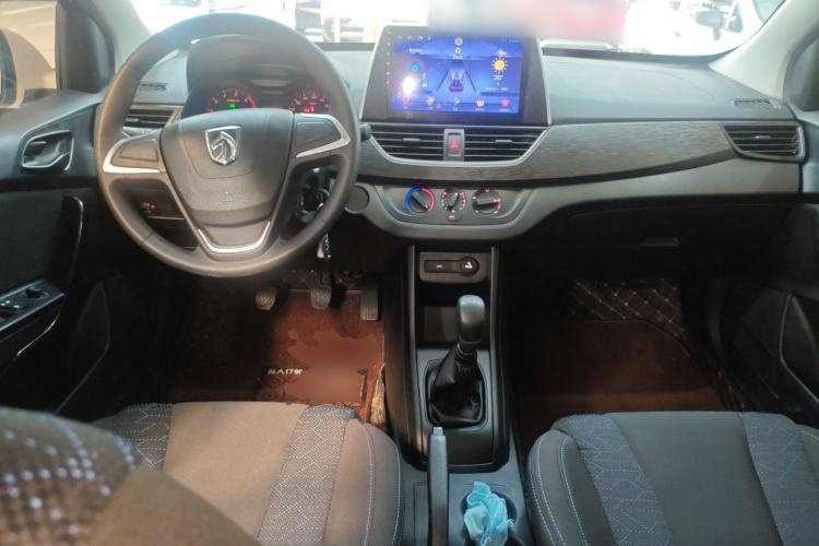 Used Baojun 310 2020 1.2L Manual Comfort Edition Center Console