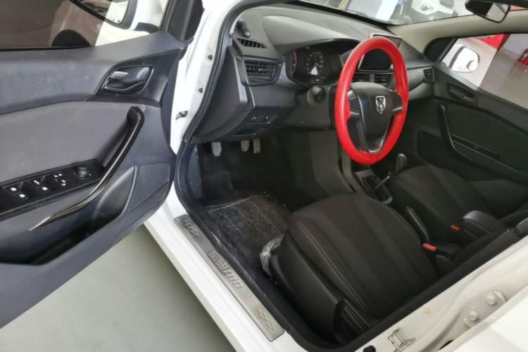 Used Baojun 310 2020 1.2L Manual Comfort Edition Driver Seat