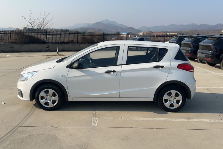 Used Baojun 310 2020 1.2L Manual Value Edition Exterior 5