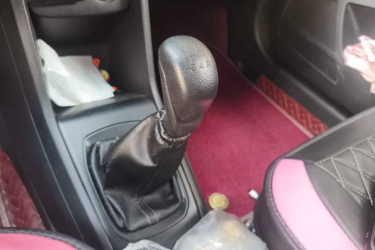 Used Baojun 310 2020 1.2L Manual Comfort Edition Gear Lever