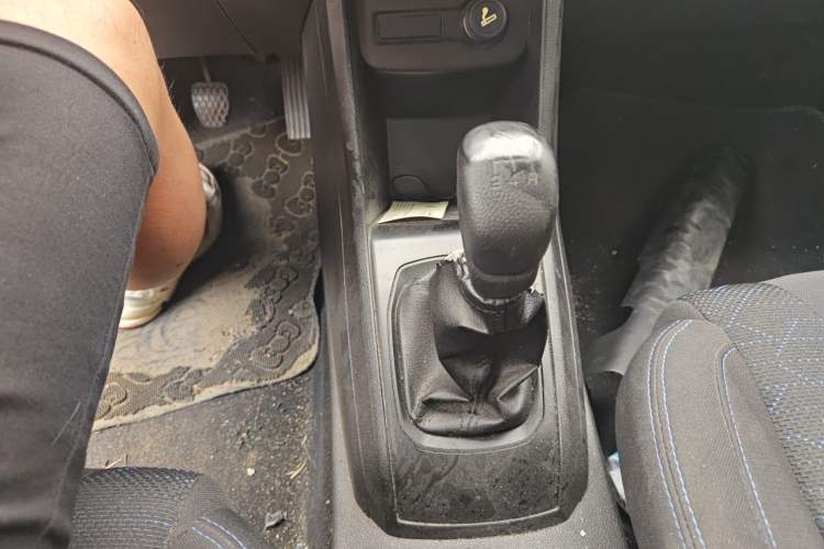 Used Baojun 310 2020 1.2L Manual Value Edition Gear Lever
