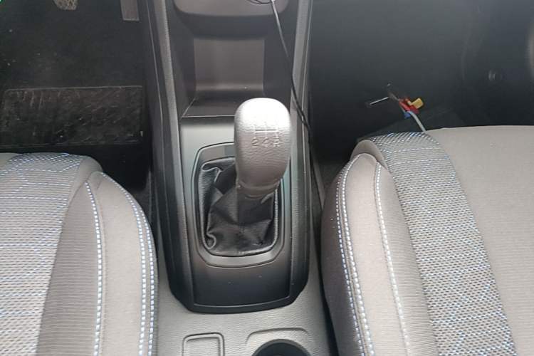 Used Baojun 310 2020 1.2L Manual Comfort Edition Gear Lever