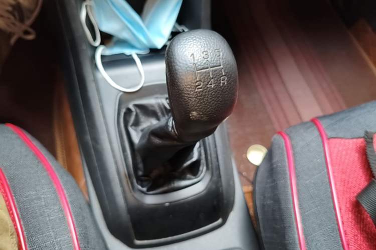 Used Baojun 310 2020 1.2L Manual Value Edition Gear Lever