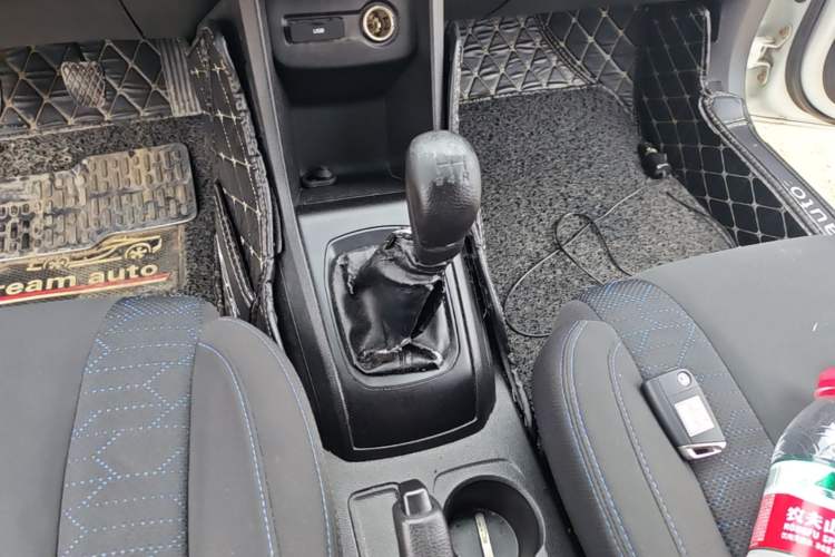 Used Baojun 310 2020 1.2L Manual Comfort Edition Gear Lever