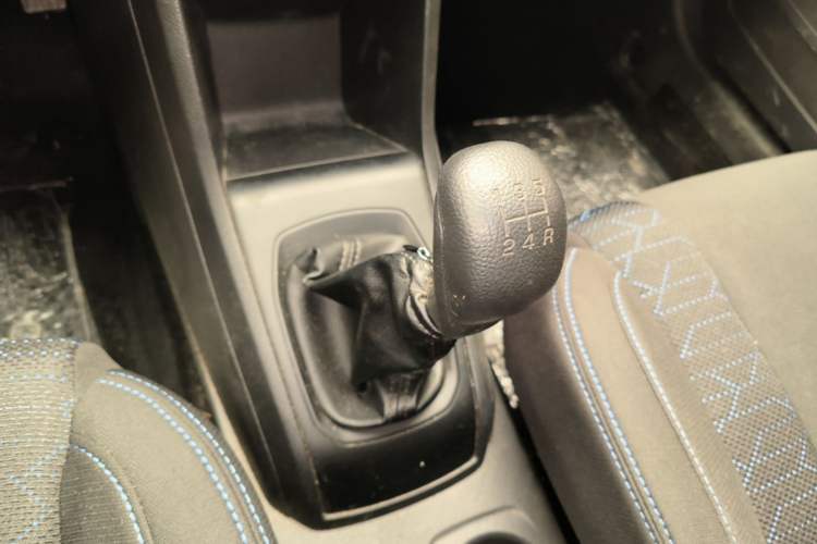 Used Baojun 310 2020 1.2L Manual Value Edition Gear Lever